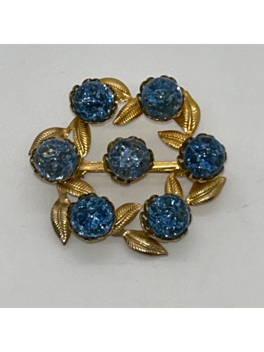 Blue Crackle Glass Cabochon Leaf Wreath Brooch Gold Tone Circle Pin Vintage